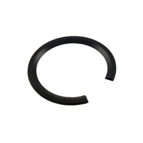 On the outlet side of a Clean & Clear Filter System, does the beveled side of the C clip face toward the filter tank or the pipe?